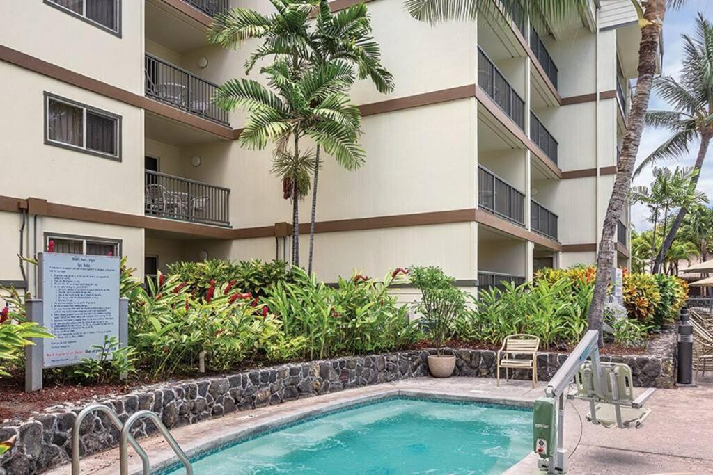 Beautiful 2 Bedroom Condo @ Kona! Kailua-Kona Bagian luar foto