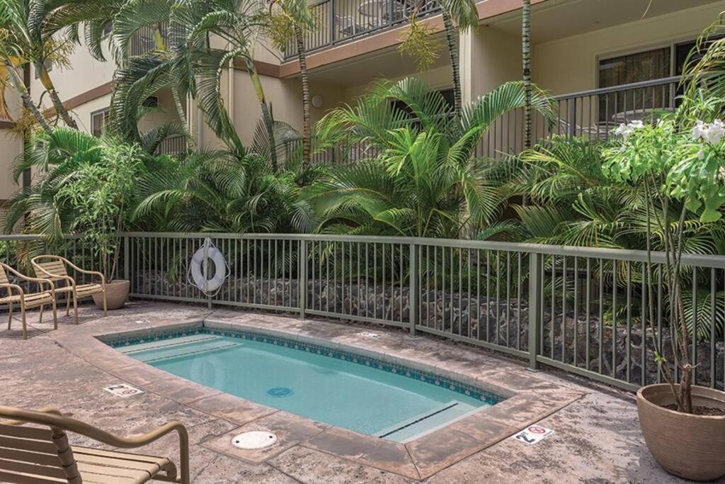 Beautiful 2 Bedroom Condo @ Kona! Kailua-Kona Bagian luar foto